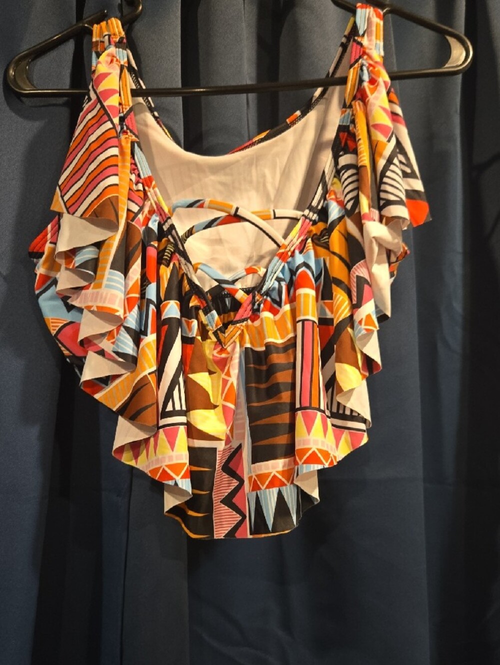 Colorful Geometric Ruffle Bikini Set - Picture 4 of 6